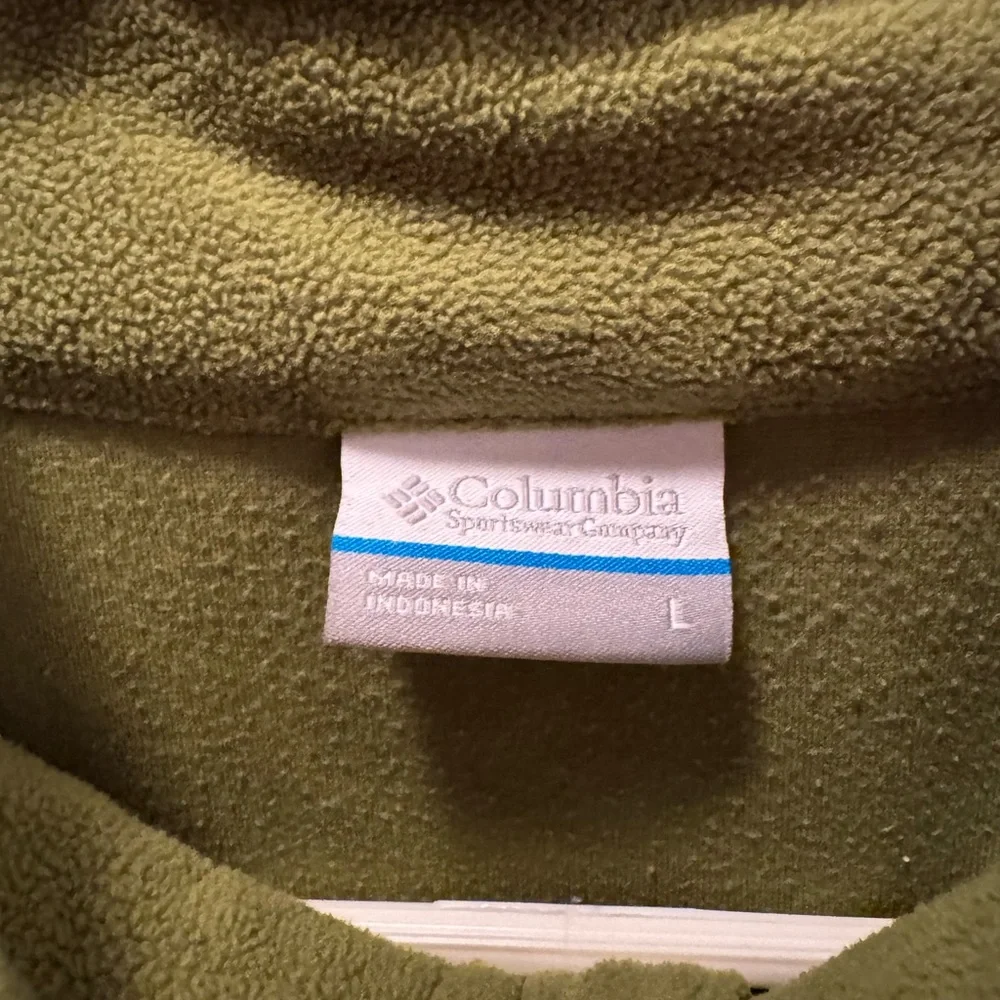 Columbia lightweight fleece